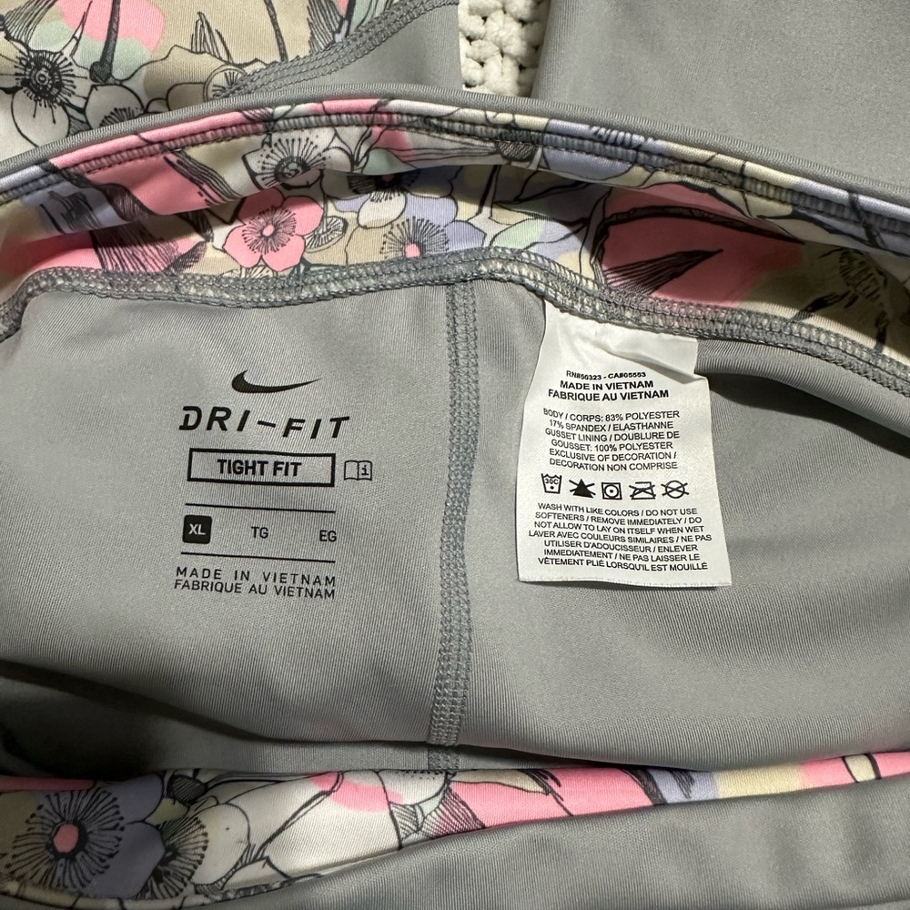 Nike Girls' One Energy‎ Dri-FIT Gray Mushroom
Print Tight Fit Legging KIDS XL - Picture 7 of 8
